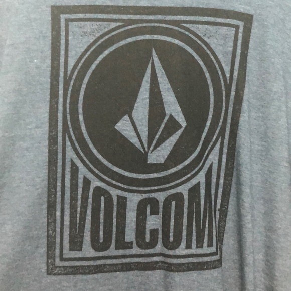 NWT VOLCOM T-SHIRT - Picture 1 of 3